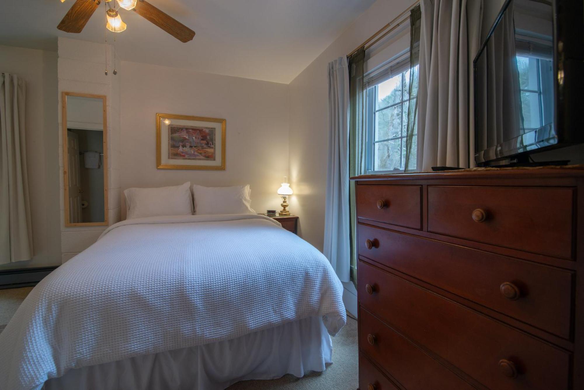 Moore House Inn & Cabins Marlinton Chambre photo