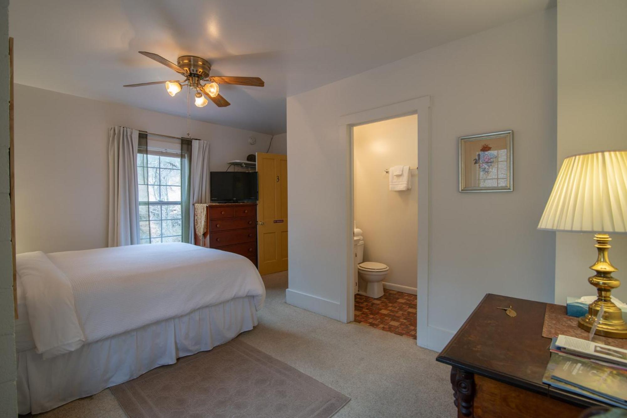 Moore House Inn & Cabins Marlinton Chambre photo