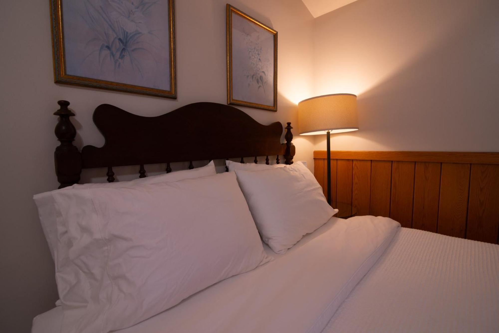 Moore House Inn & Cabins Marlinton Chambre photo