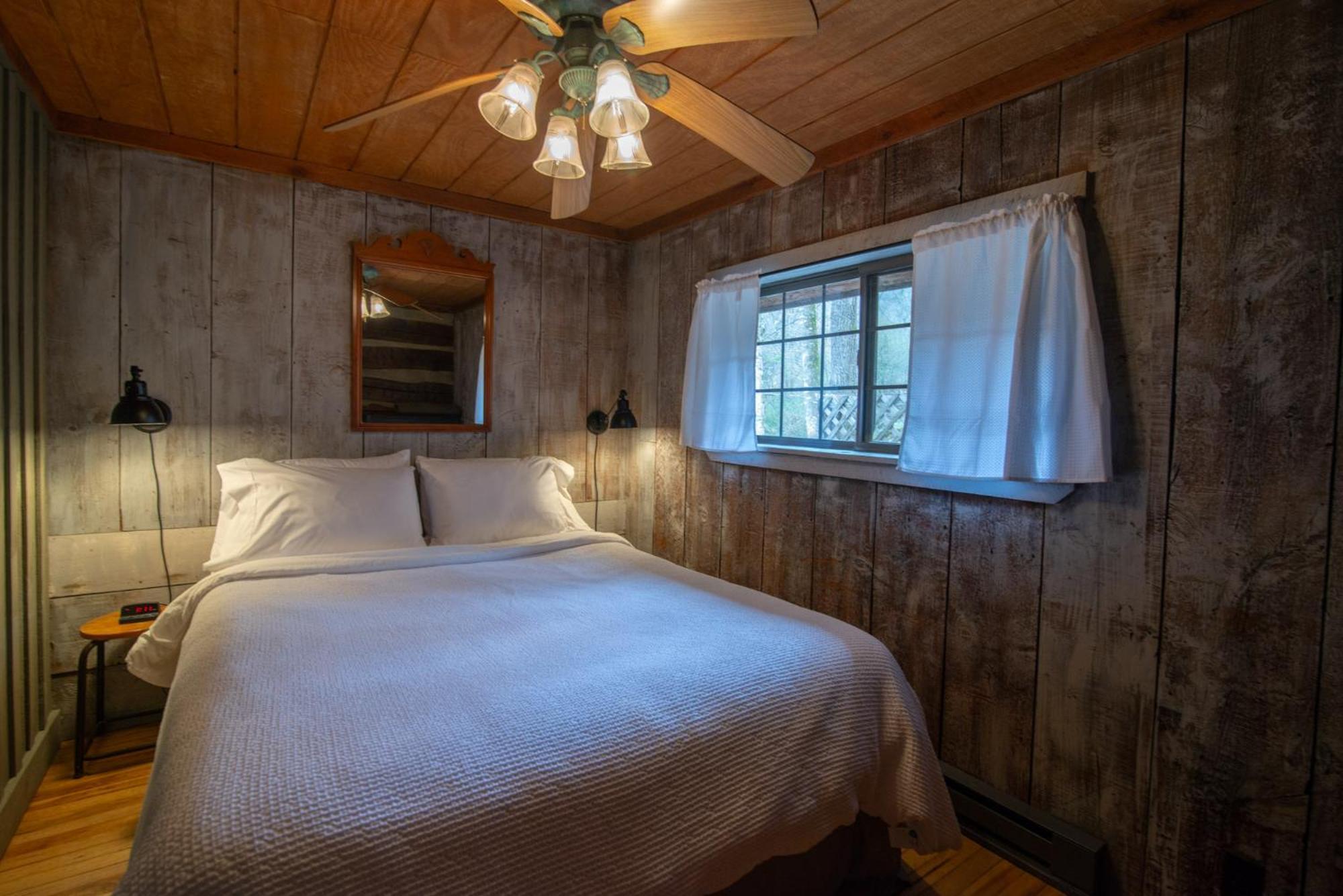 Moore House Inn & Cabins Marlinton Chambre photo