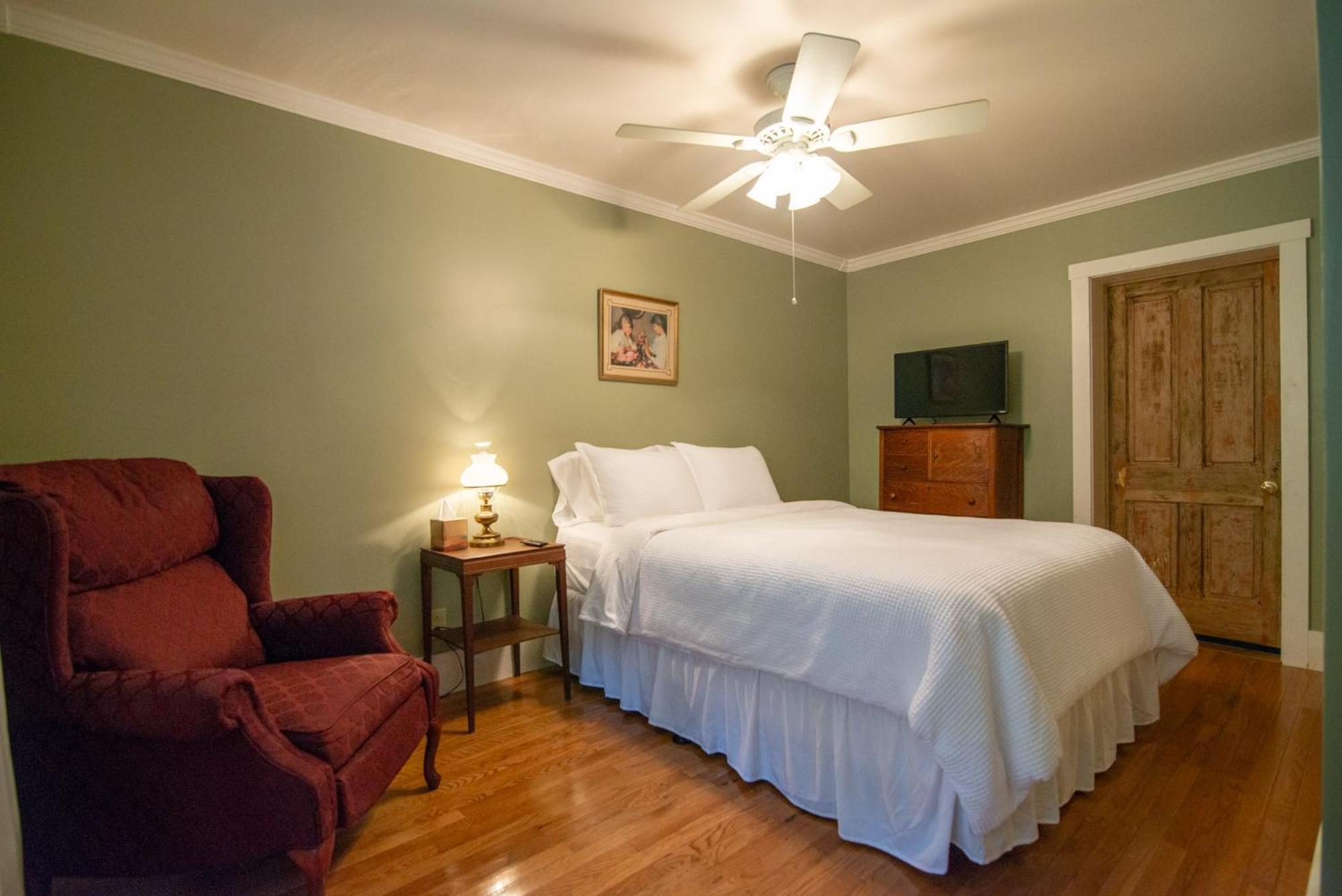Moore House Inn & Cabins Marlinton Extérieur photo